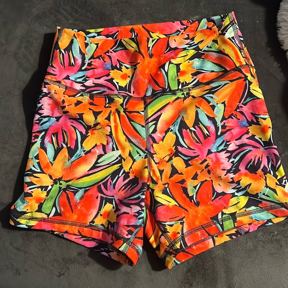 Fleo high rise contour shorts